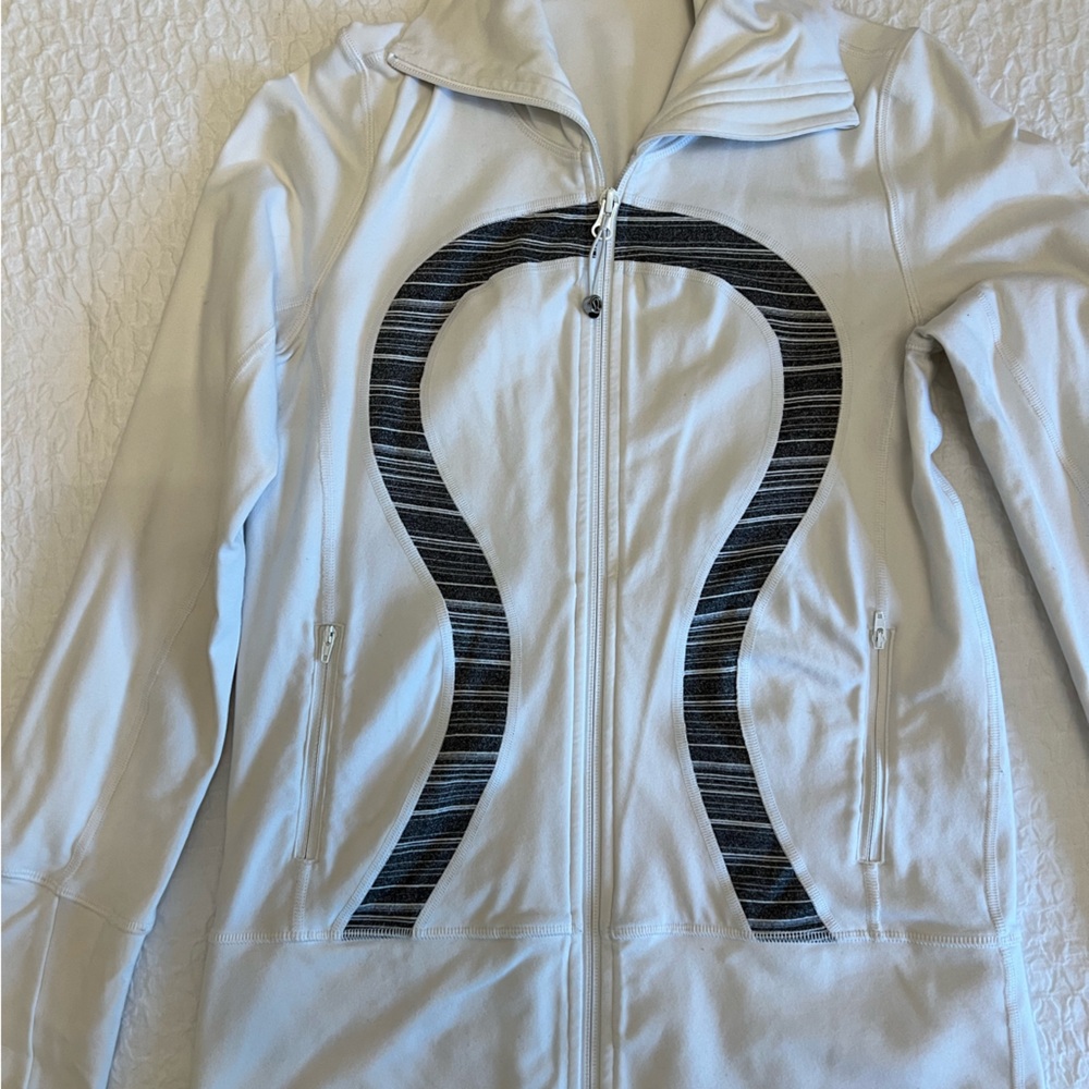 Lululemon Scuba - Full Zipper - Picture 4 of 8